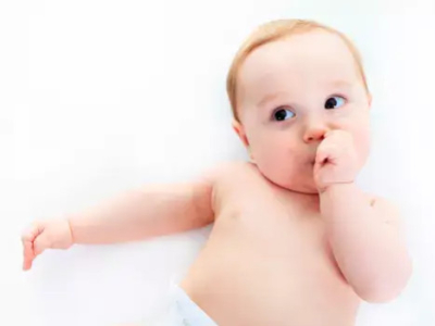 Warum saugen Baby seinen Daumen? 