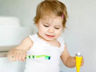 Wie putzt man Milchzähne ? Sorgen Sie für die Zahnhygiene Ihres Kindes